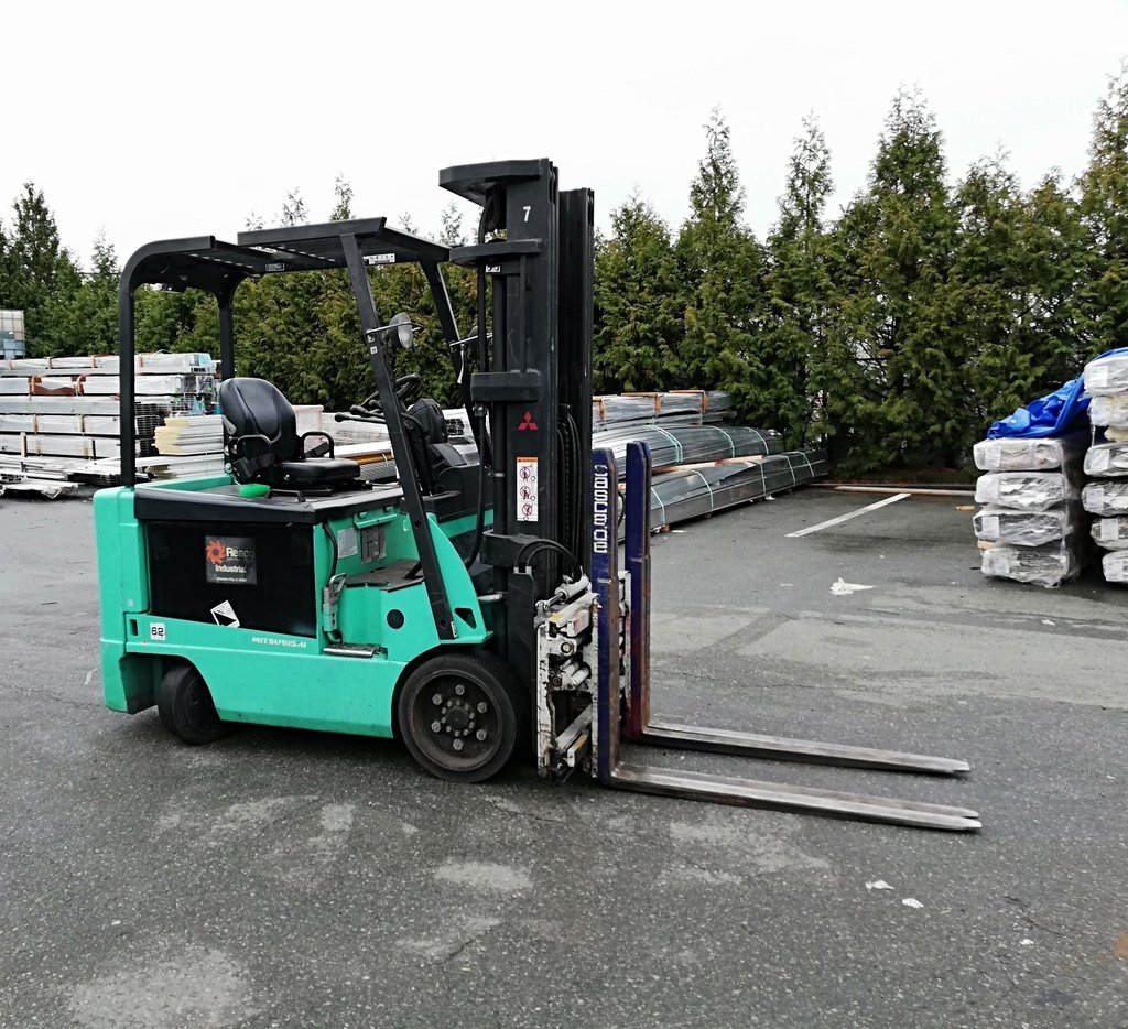 Montacarga de 6,000 lbs