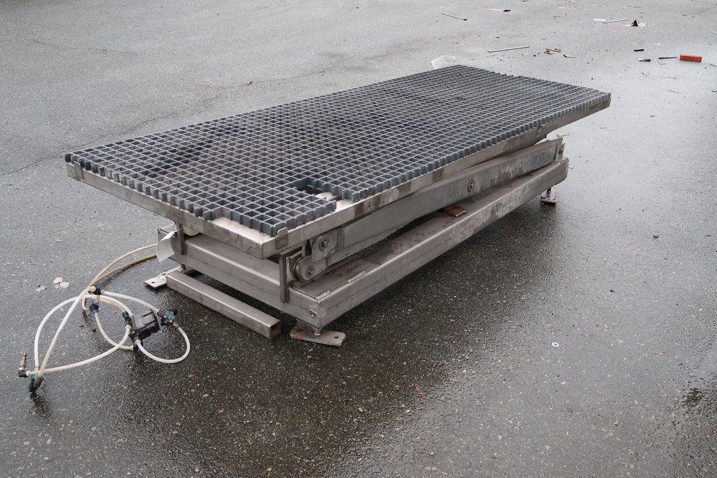 Stainless Steel Scissor Table