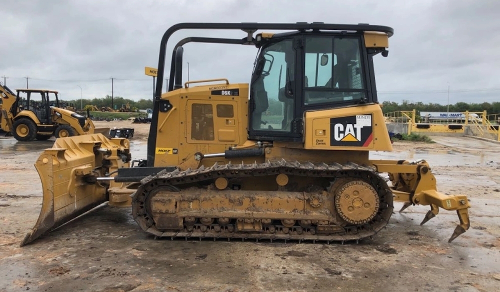 Bouteur CAT D6K