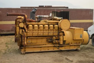 Caterpillar 900 kW 240/480 Volt Diesel Generator
