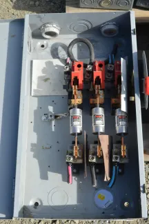 Cutler Hammer 200 Amp Fusible Disconnect
