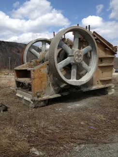 Kobe 54" x 74" Jaw Crusher