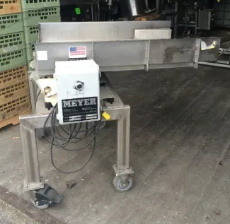 Meyer 30 in x 43 in Vibrating Conveyor