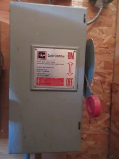 Cutler Hammer 30 Amp Fusible Disconnect