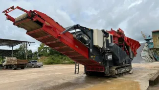 2016 Sandvik QH441 Mobile Cone Crusher