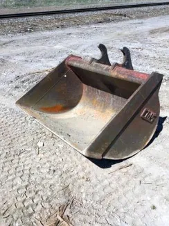 CWS 60 in Clean-up Excavator Bucket