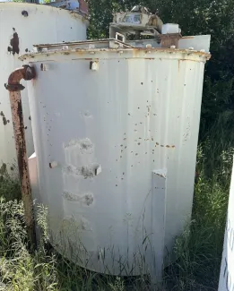 6ft Dia. x 6ft Deep Tank with Lightnin Mixer