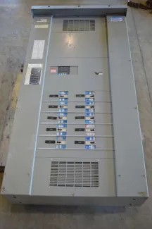 Cutler Hammer 600 Amp Distribution Panel