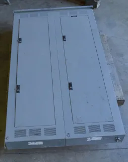 Cutler Hammer 400 Amp Distribution Panel