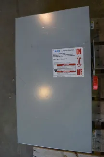 Eaton 200 Amp Disconnect