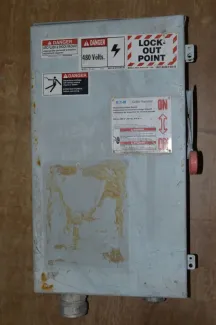 Cutler Hammer 200 Amp Disconnect