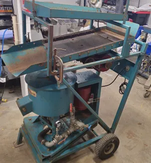 Knelson KC-MD7.5 with KC-VS7.5 Vibrating Screen