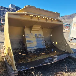 CAT R2900 Scoop Bucket