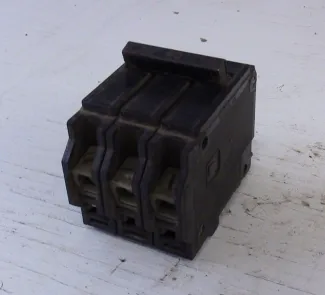 CEB, Commander 3 Pole 40 Amp Bolt-on Breaker