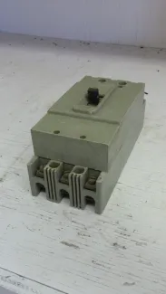 General Electric 3 Pole 15 Amp TF Breaker