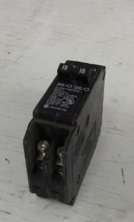 Cutler Hammer 1 Pole Tandem 15 Amp Push-in Breaker