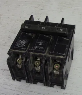 Siemens 3 Pole 15 Amp Bolt-on Breaker
