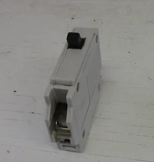 CEB, Commander 1 Pole 15 Amp Bolt-on Breaker