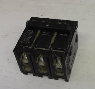 Cutler Hammer 3 Pole 15 Amp Push-in Breaker