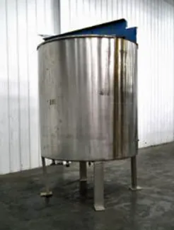 1165 Gallon SS Mixing Tank