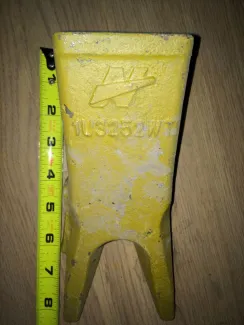1U3252WT Twin Tiger Bucket Tooth