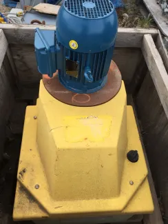 Lightnin Series 10 Top Entry Mixer