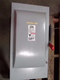 Siemens 200 Amp Heavy Duty Safety Switch (Disconnects)
