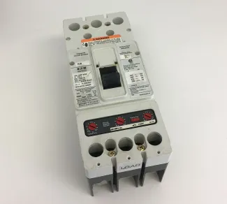 Interruptor Cutler Hammer de 3 Polos 250 Amp con Trip de 250 Amp