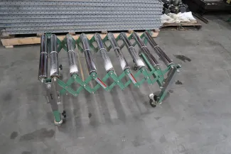 General International 50-167S Heavy Duty Flexible Roller Stand