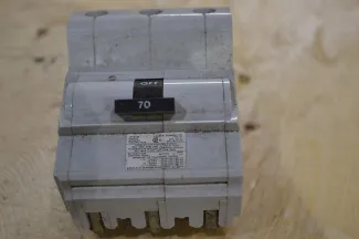 Interruptor Federal Pioneer de 3 polos 70 amp