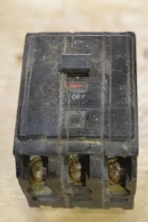 Disjoncteur carré D 3 pôles 30 A