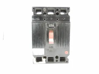Disyuntor General Electric de 3 polos y 70 amperios