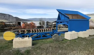 25 yard Hopper and Belt Feeder