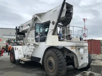 Apilador de Alcance Terex CS45K