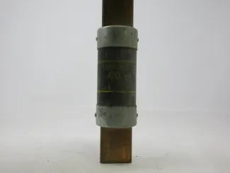 Fusible Cefco de 400 amperios y 250 voltios