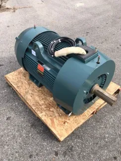Motor Eléctrico Baldor de 300 hp 575 voltios