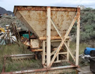 Hopper Feeder 8 ft. x 8 ft. x 6 ft. Deep