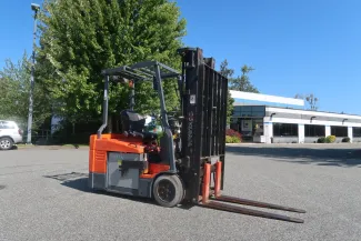 Montacarga Toyota de 4000 lbs.