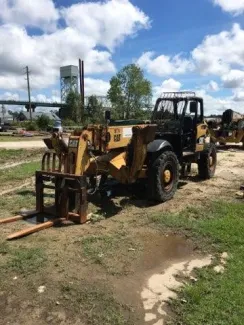 Caterpillar TH560B Telehandler