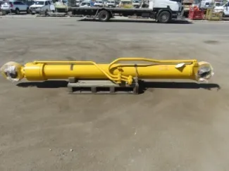 Komatsu PC1250 Boom Cylinder