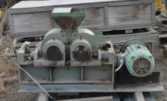 Denver 6 in. x 10 in. Roll Crusher