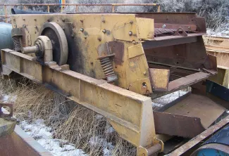 4 ft x 10 ft Inclined Vibrating Screen